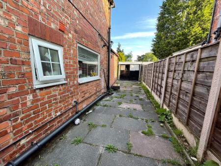 3 bedroom Semi-detached house to let in Kings Road, Chorlton, Manchester, M21