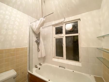4 bedroom Semi-detached house to let in Mornington Crescent, Withington, Manchester, M14