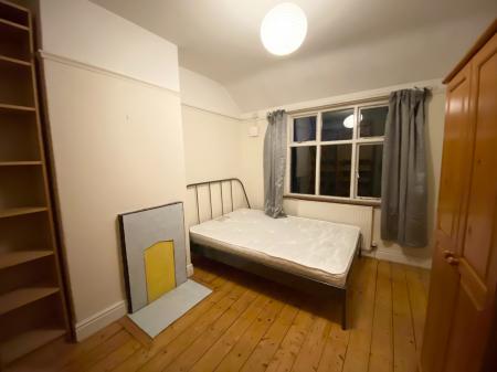 4 bedroom Semi-detached house to let in Mornington Crescent, Withington, Manchester, M14