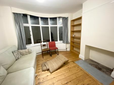 4 bedroom Semi-detached house to let in Mornington Crescent, Withington, Manchester, M14