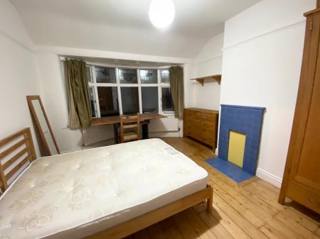4 bedroom Semi-detached house to let in Mornington Crescent, Withington, Manchester, M14