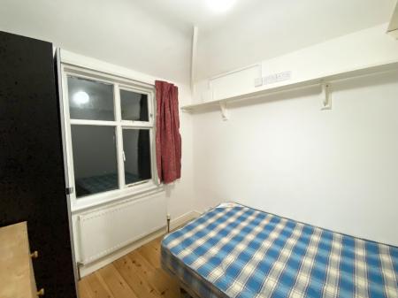 4 bedroom Semi-detached house to let in Mornington Crescent, Withington, Manchester, M14