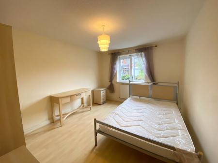 2 bedroom Flat to let in Bloomfield Close, Cheadle Hulme, SK8