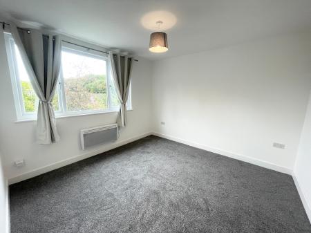 2 bedroom Flat to let in Brantingham Road, Whalley Range, Manchester, M16