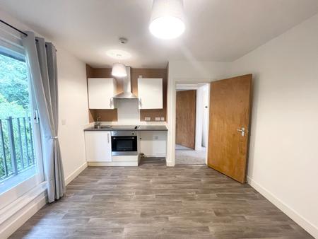 2 bedroom Flat to let in Brantingham Road, Whalley Range, Manchester, M16