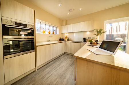 4 bedroom Town house for sale in Abbey Road, West Bridgford, NG2