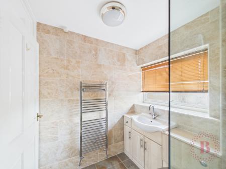 1 bedroom Flat for sale in Bridge Farm Lane, Clifton, NG11