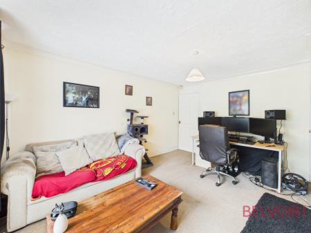 1 bedroom Flat for sale in Bridge Farm Lane, Clifton, NG11