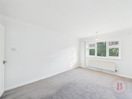 1 bedroom Flat for sale in Bridge Farm Lane, Clifton, NG11