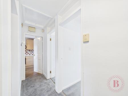 1 bedroom Flat for sale in Bridge Farm Lane, Clifton, NG11