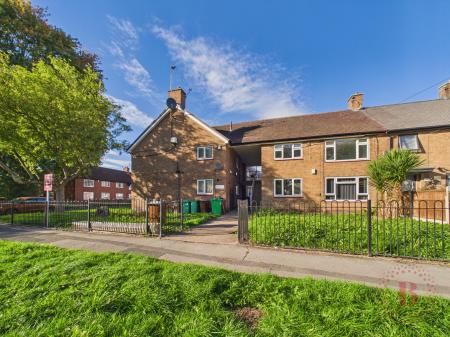 1 bedroom Flat for sale in Bridge Farm Lane, Clifton, NG11