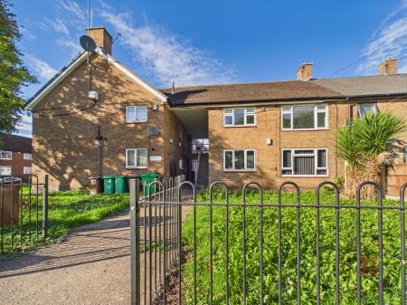 Bridge Farm Lane, Clifton, NG11