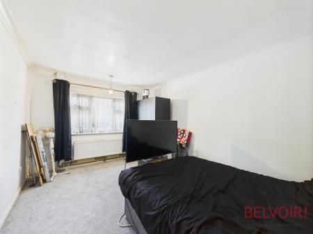 1 bedroom Flat for sale in Bridge Farm Lane, Clifton, NG11