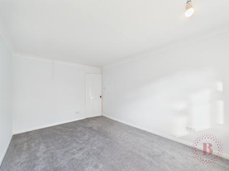 1 bedroom Flat for sale in Bridge Farm Lane, Clifton, NG11
