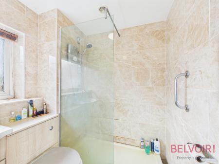 1 bedroom Flat for sale in Bridge Farm Lane, Clifton, NG11