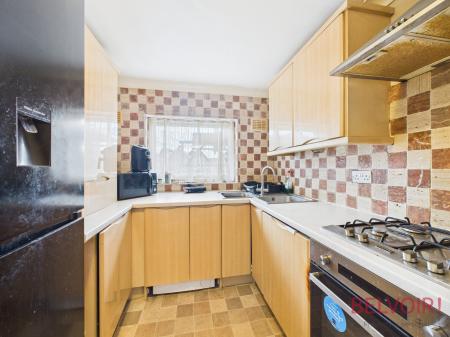 1 bedroom Flat for sale in Bridge Farm Lane, Clifton, NG11