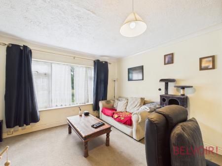 1 bedroom Flat for sale in Bridge Farm Lane, Clifton, NG11