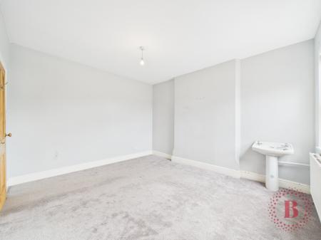 5 bedroom Semi-detached house for sale in Henry Road, West Bridgford, NG2