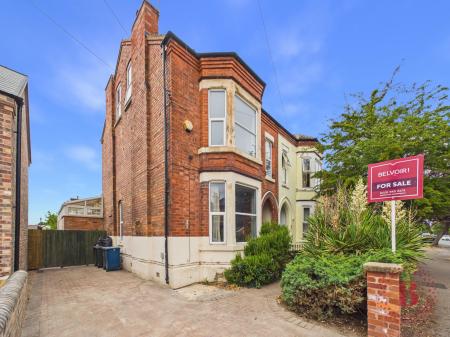 5 bedroom Semi-detached house for sale in Henry Road, West Bridgford, NG2