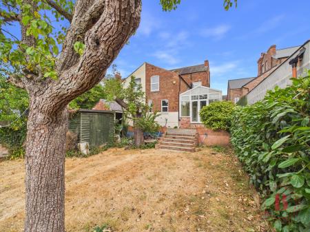 5 bedroom Semi-detached house for sale in Henry Road, West Bridgford, NG2