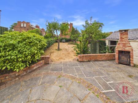 5 bedroom Semi-detached house for sale in Henry Road, West Bridgford, NG2