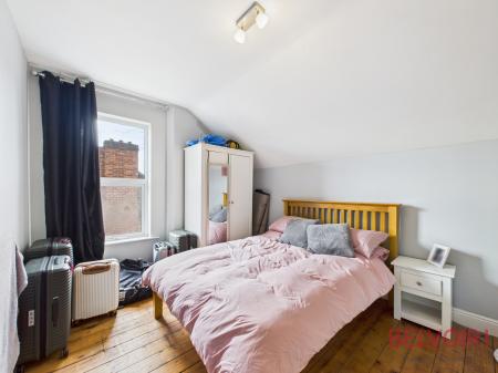 5 bedroom Semi-detached house for sale in Henry Road, West Bridgford, NG2