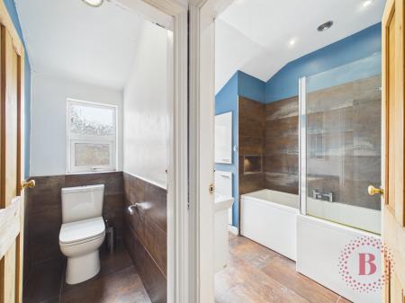 5 bedroom Semi-detached house for sale in Henry Road, West Bridgford, NG2