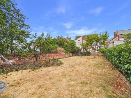 5 bedroom Semi-detached house for sale in Henry Road, West Bridgford, NG2