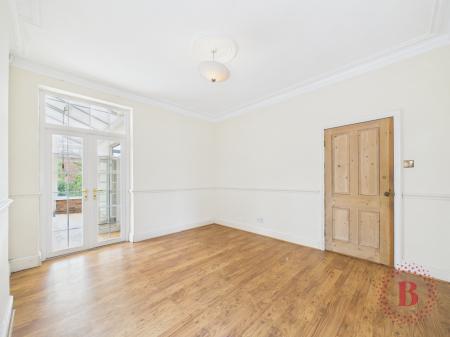 5 bedroom Semi-detached house for sale in Henry Road, West Bridgford, NG2
