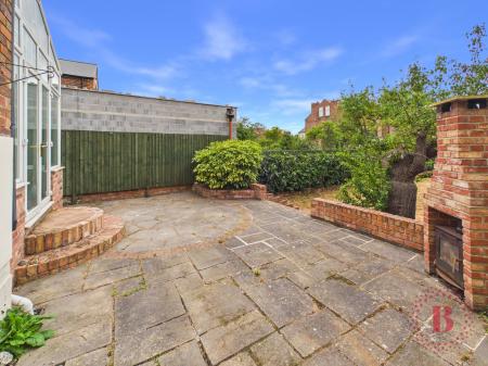 5 bedroom Semi-detached house for sale in Henry Road, West Bridgford, NG2