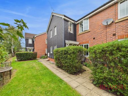 2 bedroom Semi-detached house for sale in Swindale Close, Nottingham, NG2