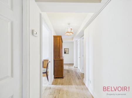 2 bedroom Flat for sale in Turneys Court, West Bridgford, NG2