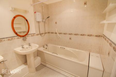 1 bedroom Flat for sale in Westcliffe Court, Radcliffe-On-Trent, NG12