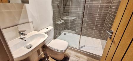 2 bedroom Bungalow to let in Devonshire Court, West Bridgford, NG2