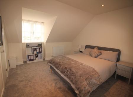 3 bedroom Semi-detached house to let in Albertine Gardens, Edwalton, Nottingham, NG12