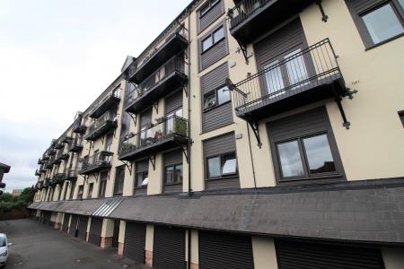 2 bedroom Flat to let in Turneys Court, Turneys Quay, Nottingham, NG2