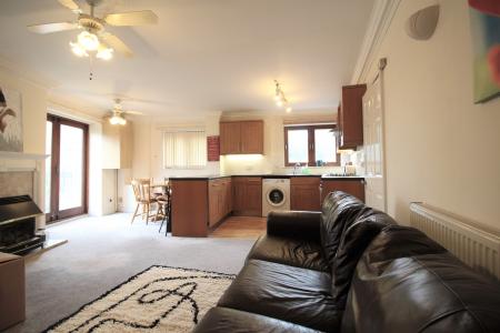 2 bedroom Flat to let in Turneys Court, Turneys Quay, Nottingham, NG2