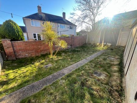 3 bedroom Semi-detached house to let in Southchurch Drive, Clifton, Nottingham, NG11