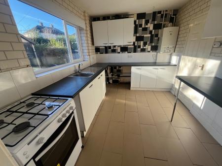 3 bedroom Semi-detached house to let in Southchurch Drive, Clifton, Nottingham, NG11