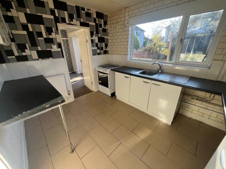 3 bedroom Semi-detached house to let in Southchurch Drive, Clifton, Nottingham, NG11