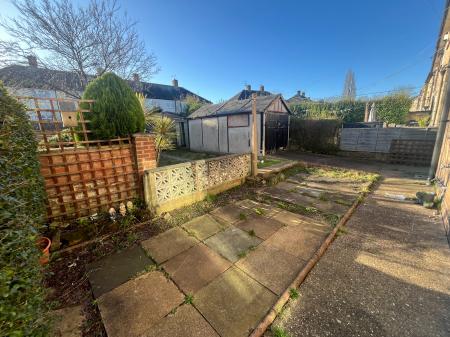 3 bedroom Semi-detached house to let in Southchurch Drive, Clifton, Nottingham, NG11