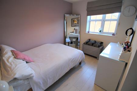 3 bedroom Semi-detached house for sale in Hudson Way, Radcliffe-On-Trent, NG12