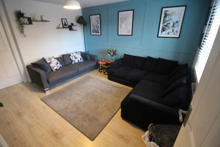 3 bedroom Semi-detached house for sale in Hudson Way, Radcliffe-On-Trent, NG12