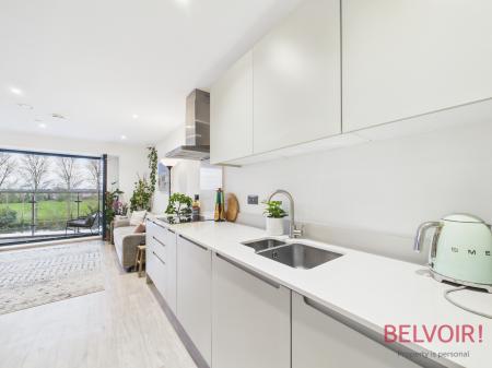 2 bedroom Apartment for sale in Yacht Club Place, Colwick, NG2