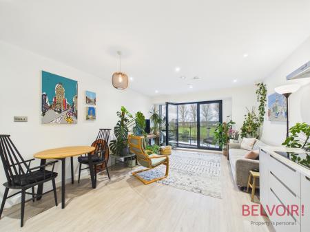 2 bedroom Apartment for sale in Yacht Club Place, Colwick, NG2