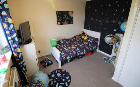 3 bedroom Detached house to let in Summerwood Lane, Clifton, Nottingham, NG11