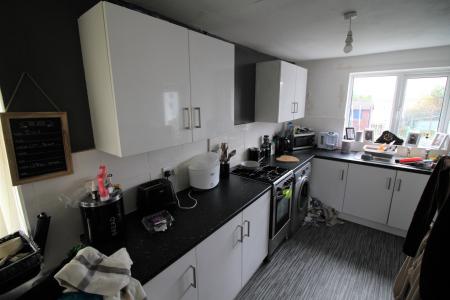 3 bedroom Detached house to let in Summerwood Lane, Clifton, Nottingham, NG11