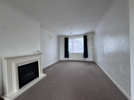 3 bedroom Detached house to let in Summerwood Lane, Clifton, Nottingham, NG11