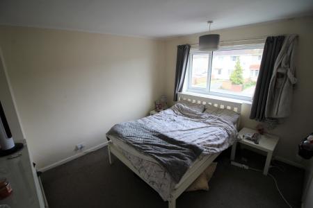 3 bedroom Detached house to let in Summerwood Lane, Clifton, Nottingham, NG11
