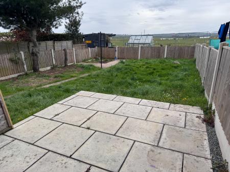 3 bedroom Detached house to let in Summerwood Lane, Clifton, Nottingham, NG11